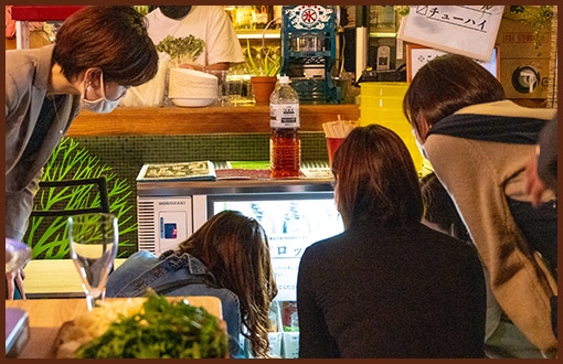 女子会に